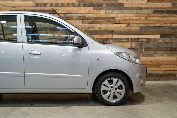 Used Hyundai i10 2012 for sale - 76184938: Photo 14