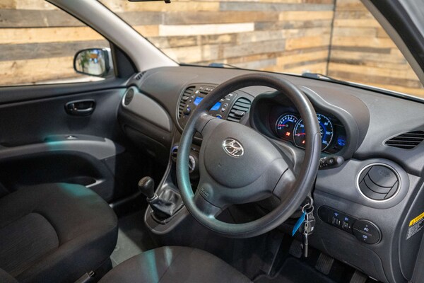 Used Hyundai i10 2012 for sale - 76184938: Photo 20