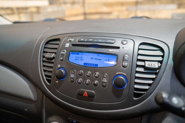 Used Hyundai i10 2012 for sale - 76184938: Photo 24