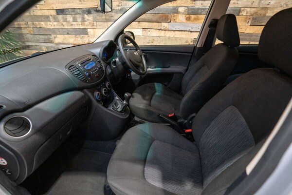 Used Hyundai i10 2012 for sale - 76184938: Photo 27