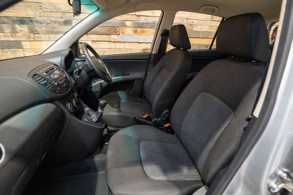 Used Hyundai i10 2012 for sale - 76184938: Photo 28