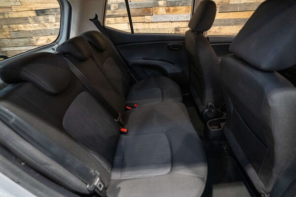 Used Hyundai i10 2012 for sale - 76184938: Photo 29