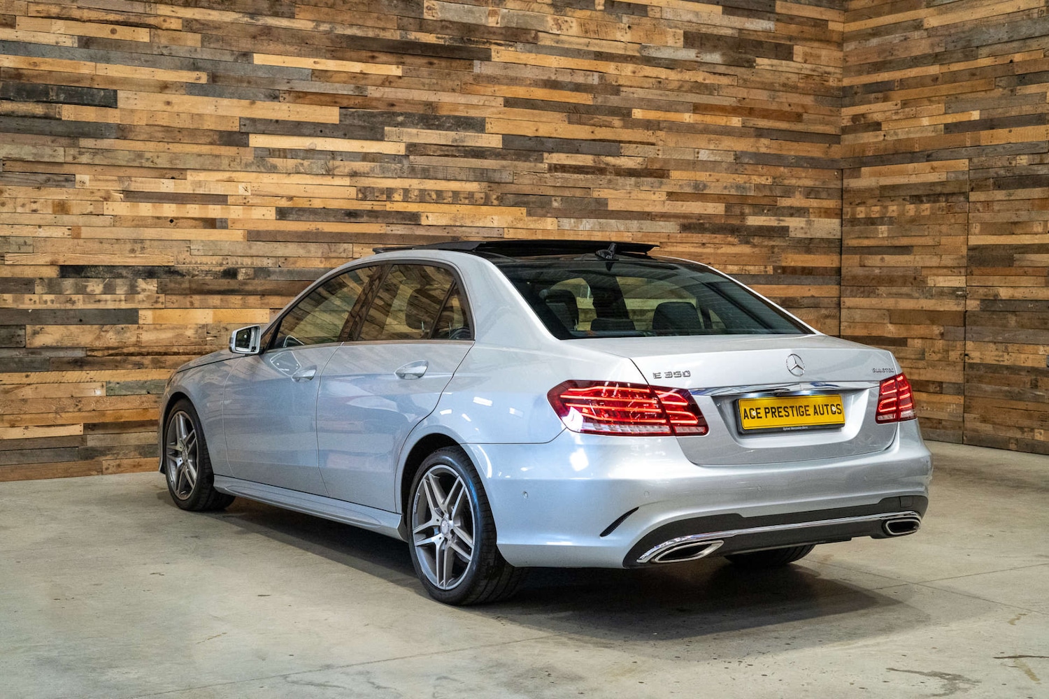 Used Mercedes-Benz E-Class 2015 for sale - 76114466: Photo 11