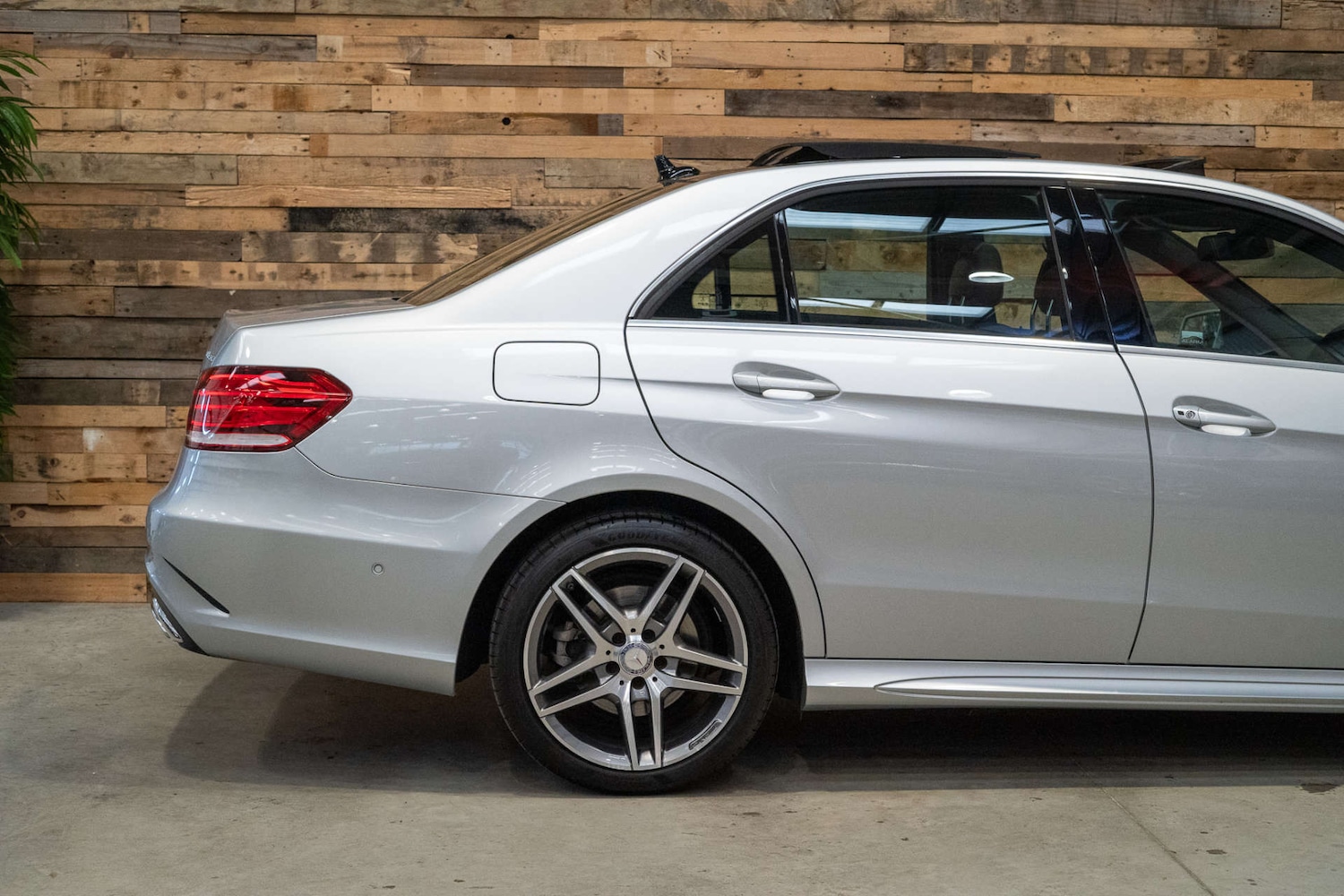 Used Mercedes-Benz E-Class 2015 for sale - 76114466: Photo 14