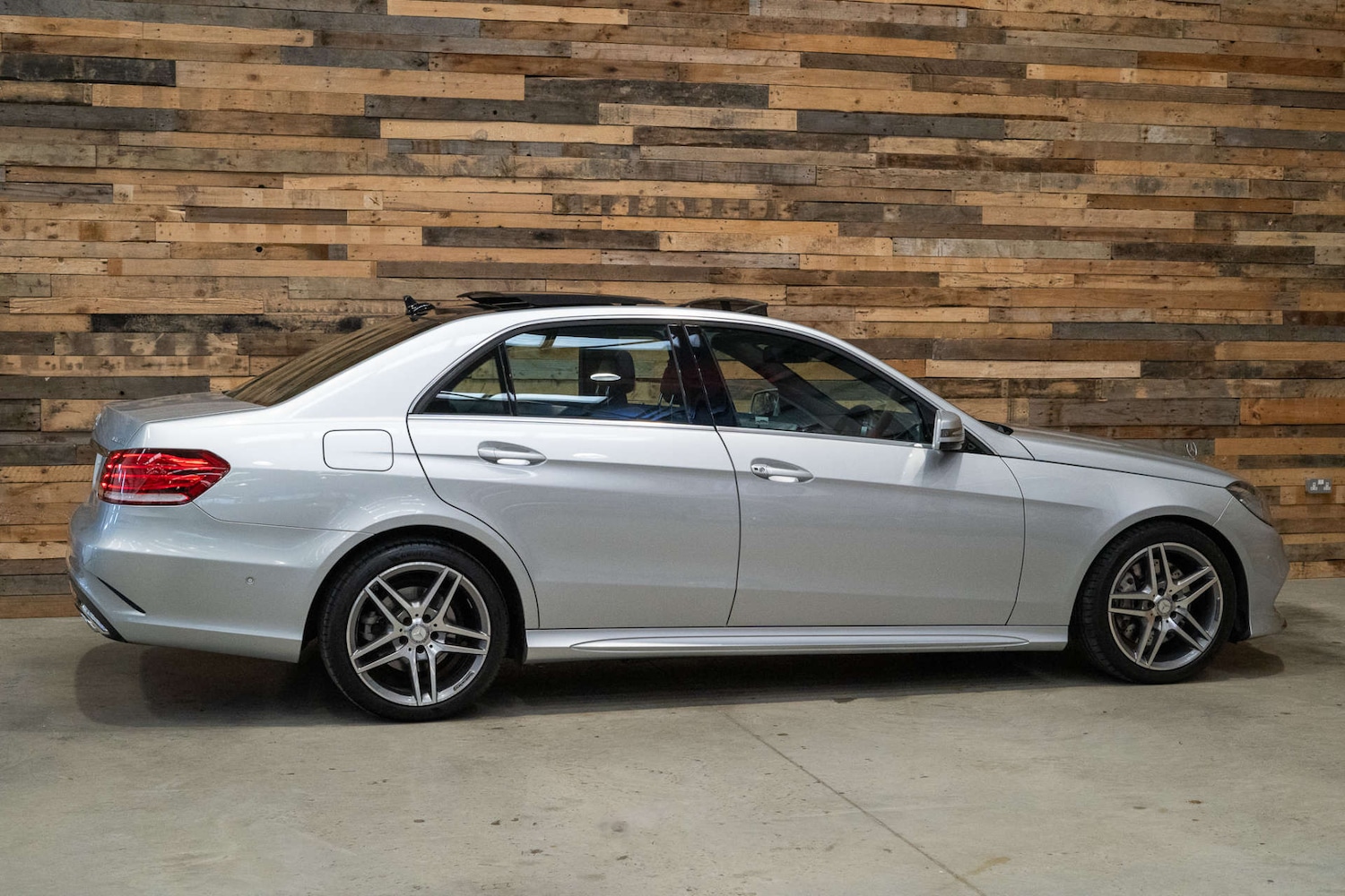 Used Mercedes-Benz E-Class 2015 for sale - 76114466: Photo 15