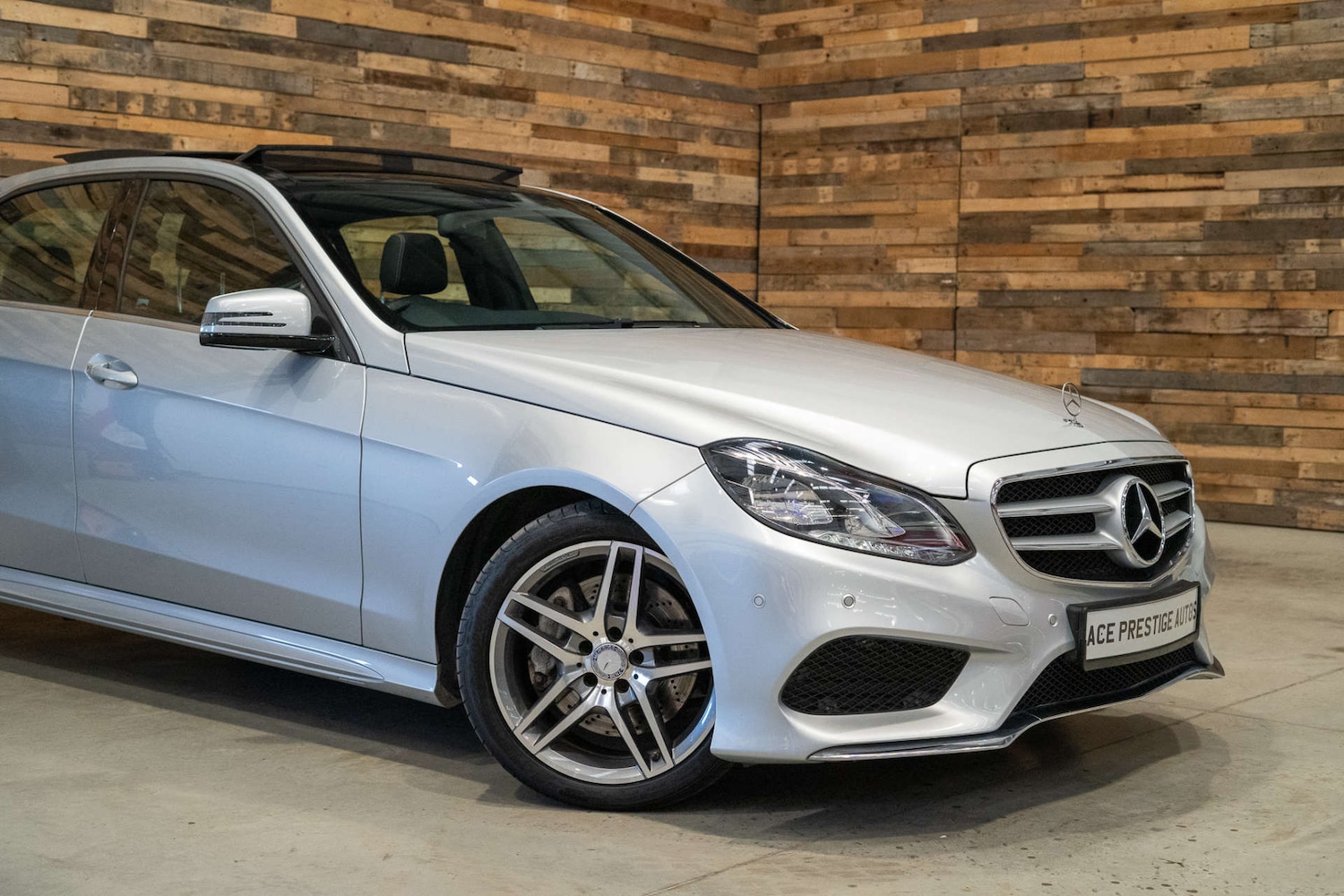 Used Mercedes-Benz E-Class 2015 for sale - 76114466: Photo 17