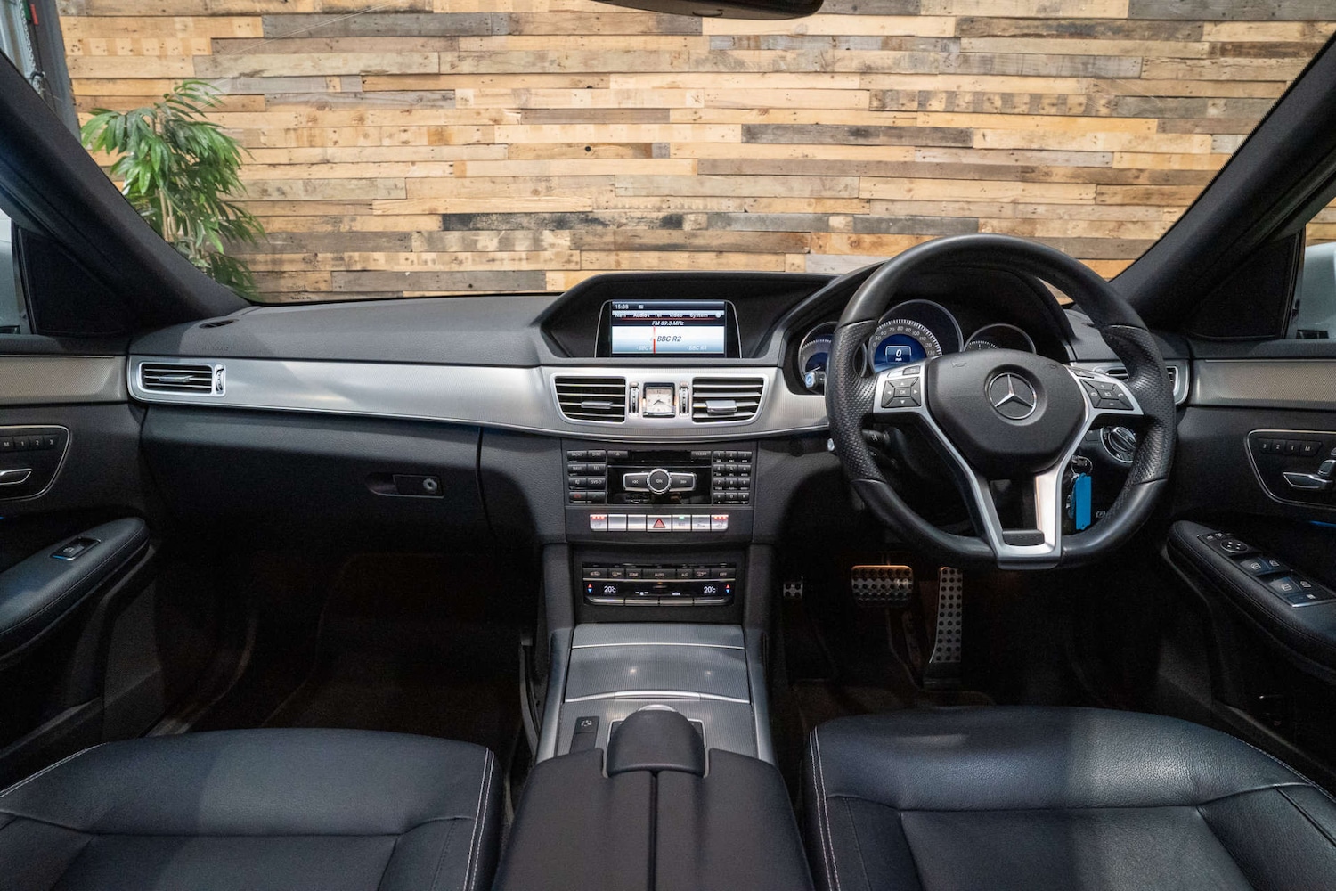 Used Mercedes-Benz E-Class 2015 for sale - 76114466: Photo 22