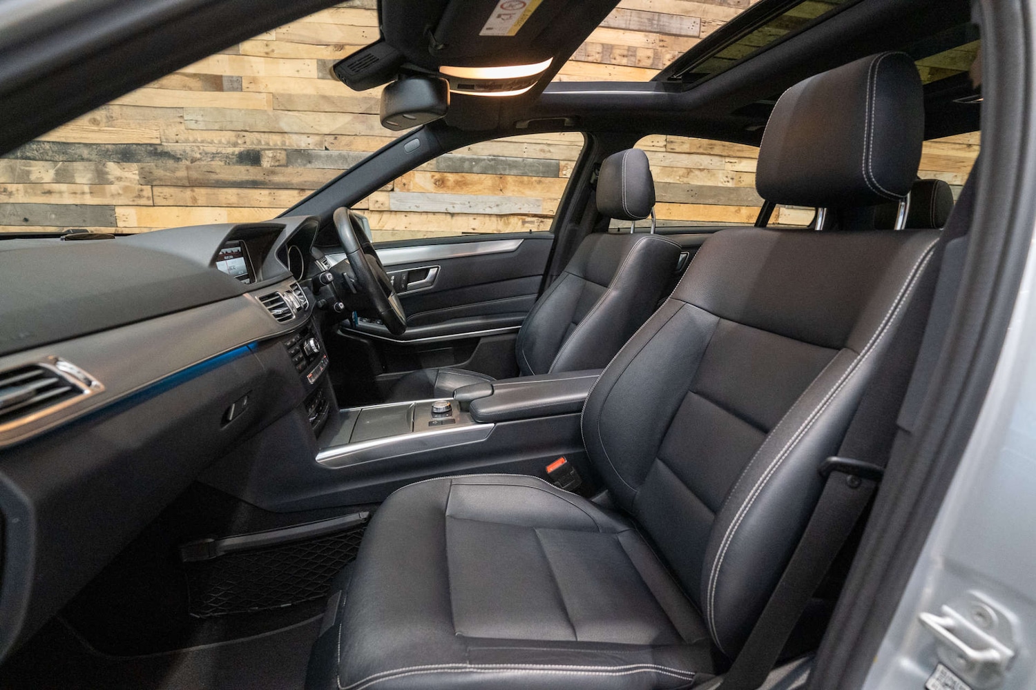 Used Mercedes-Benz E-Class 2015 for sale - 76114466: Photo 25