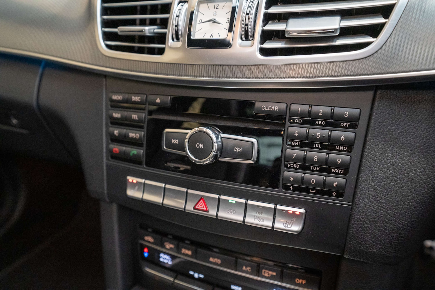 Used Mercedes-Benz E-Class 2015 for sale - 76114466: Photo 27