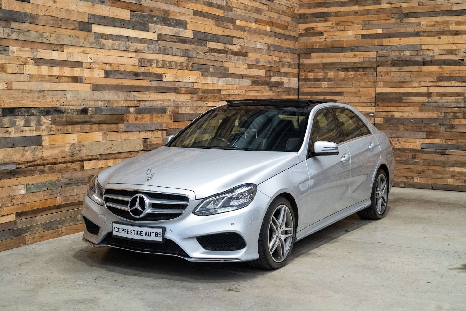 Used Mercedes-Benz E-Class 2015 for sale - 76114466: Photo 5