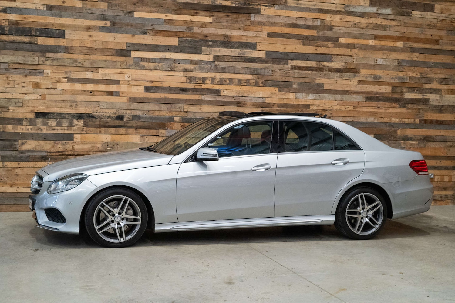 Used Mercedes-Benz E-Class 2015 for sale - 76114466: Photo 8