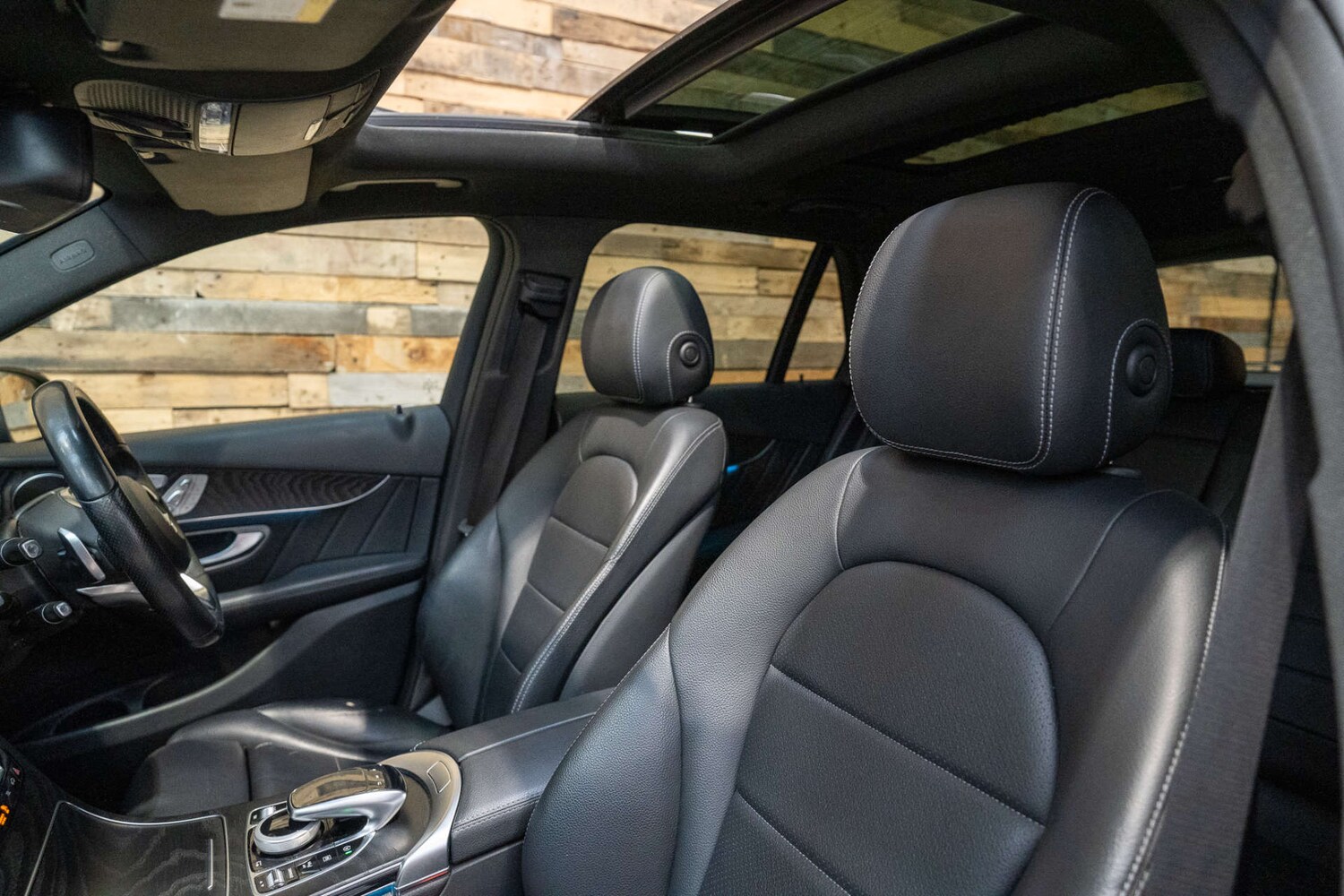 Used Mercedes-Benz GLC 2017 for sale - 76608983: Photo 32