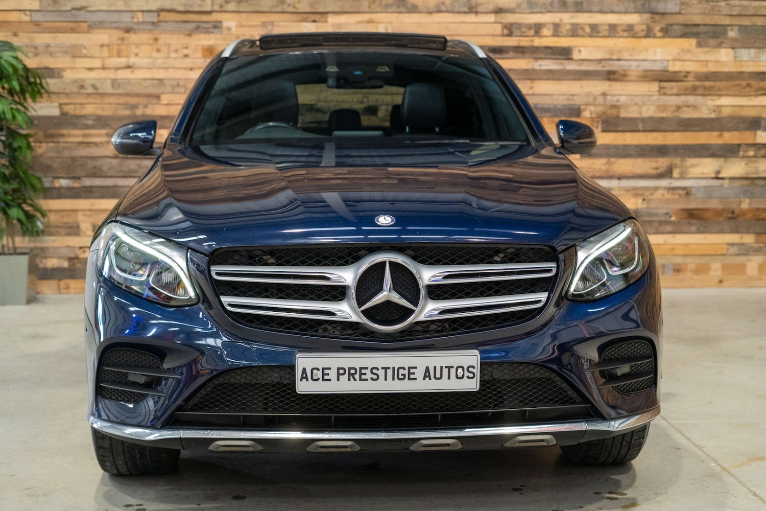 Used Mercedes-Benz GLC 2017 for sale - 76608983: Photo 4