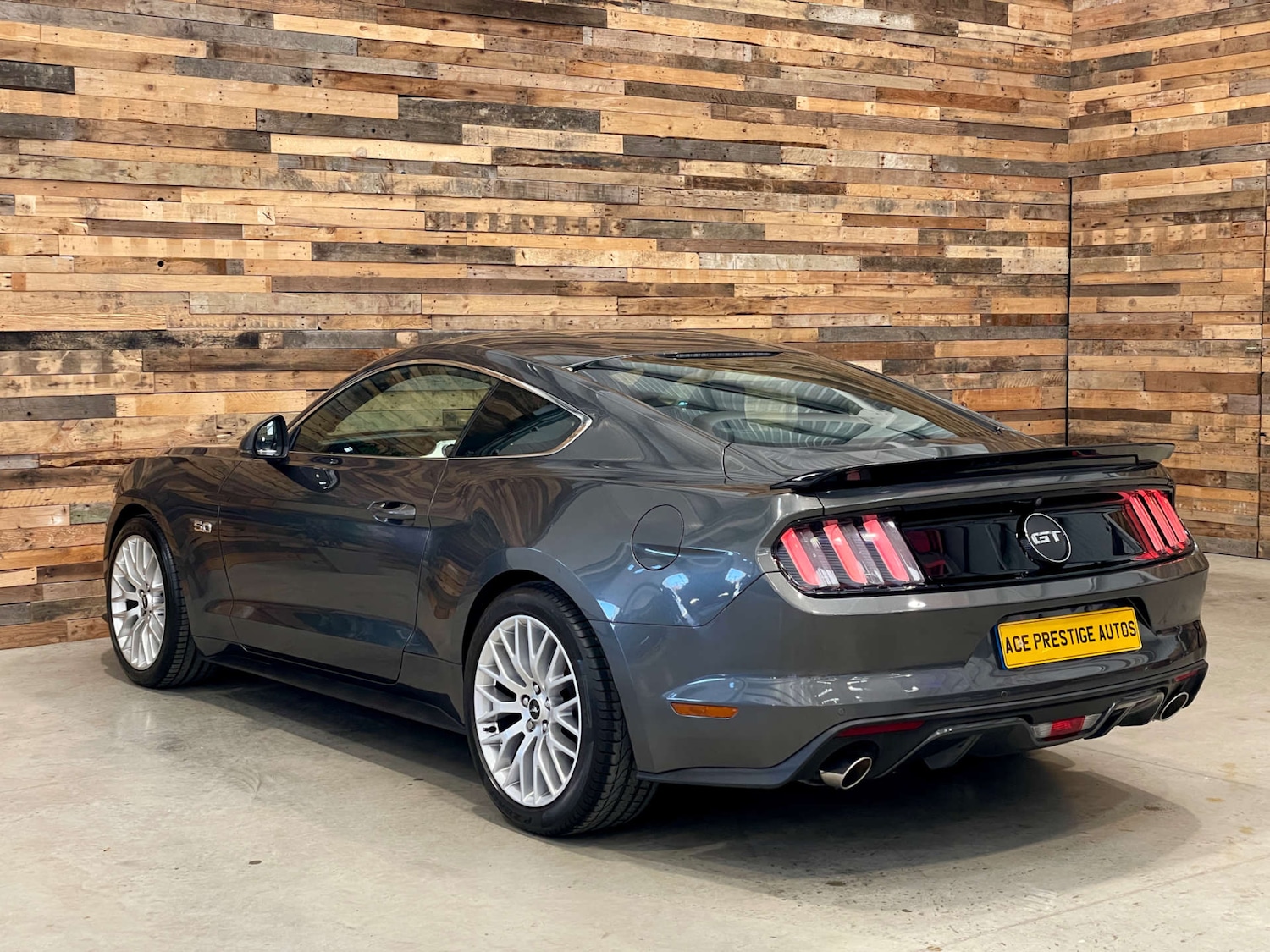 Used Ford Mustang 2016 for sale - 78159035: Photo 2