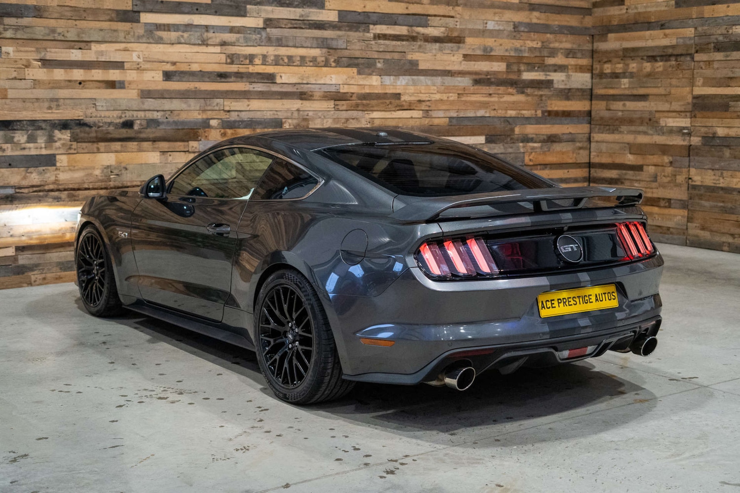 Used Ford Mustang 2017 for sale - 76567728: Photo 2