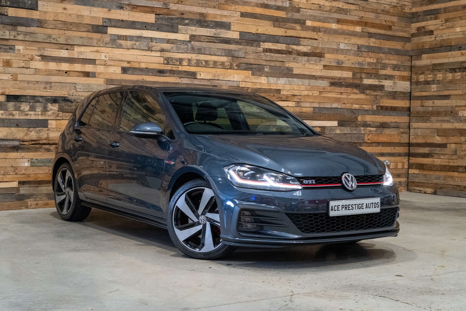Used Volkswagen Golf 2018 for sale - 76618201: Photo 1