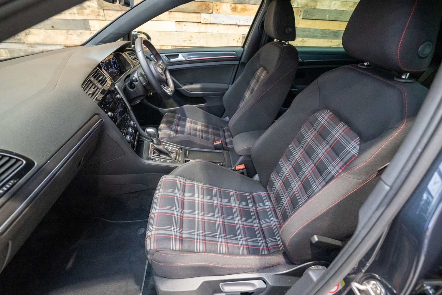 Used Volkswagen Golf 2018 for sale - 76618201: Photo 24