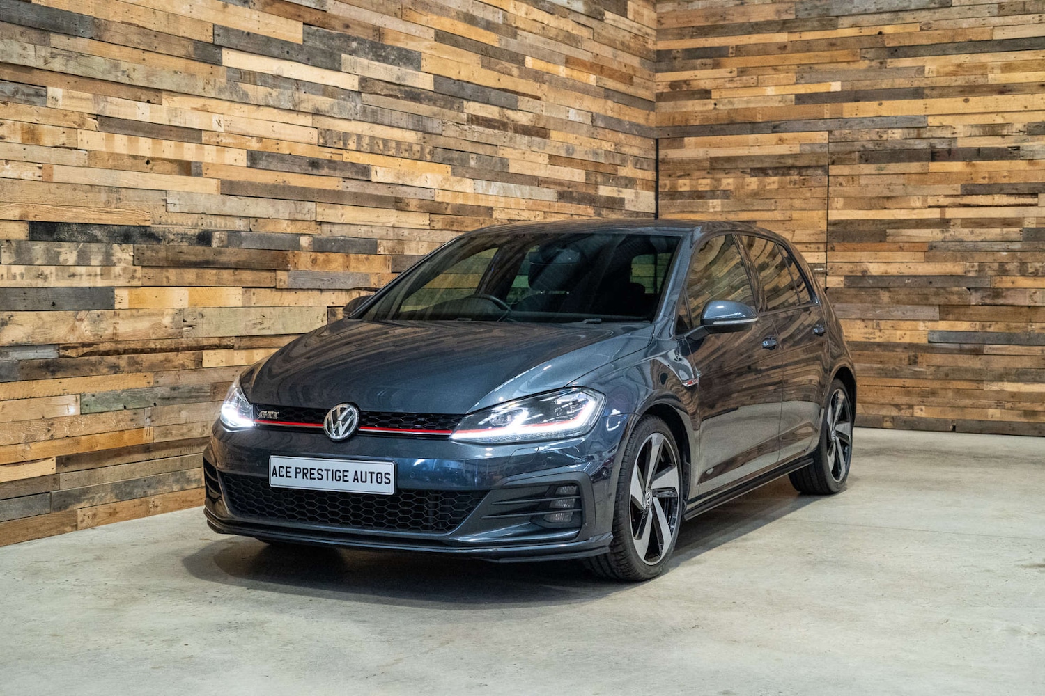 Used Volkswagen Golf 2018 for sale - 76618201: Photo 5