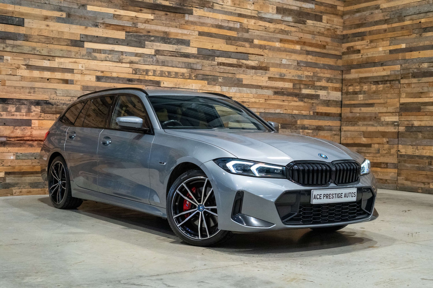 Used BMW 3 Series 2022 for sale - 76427140: Photo 1