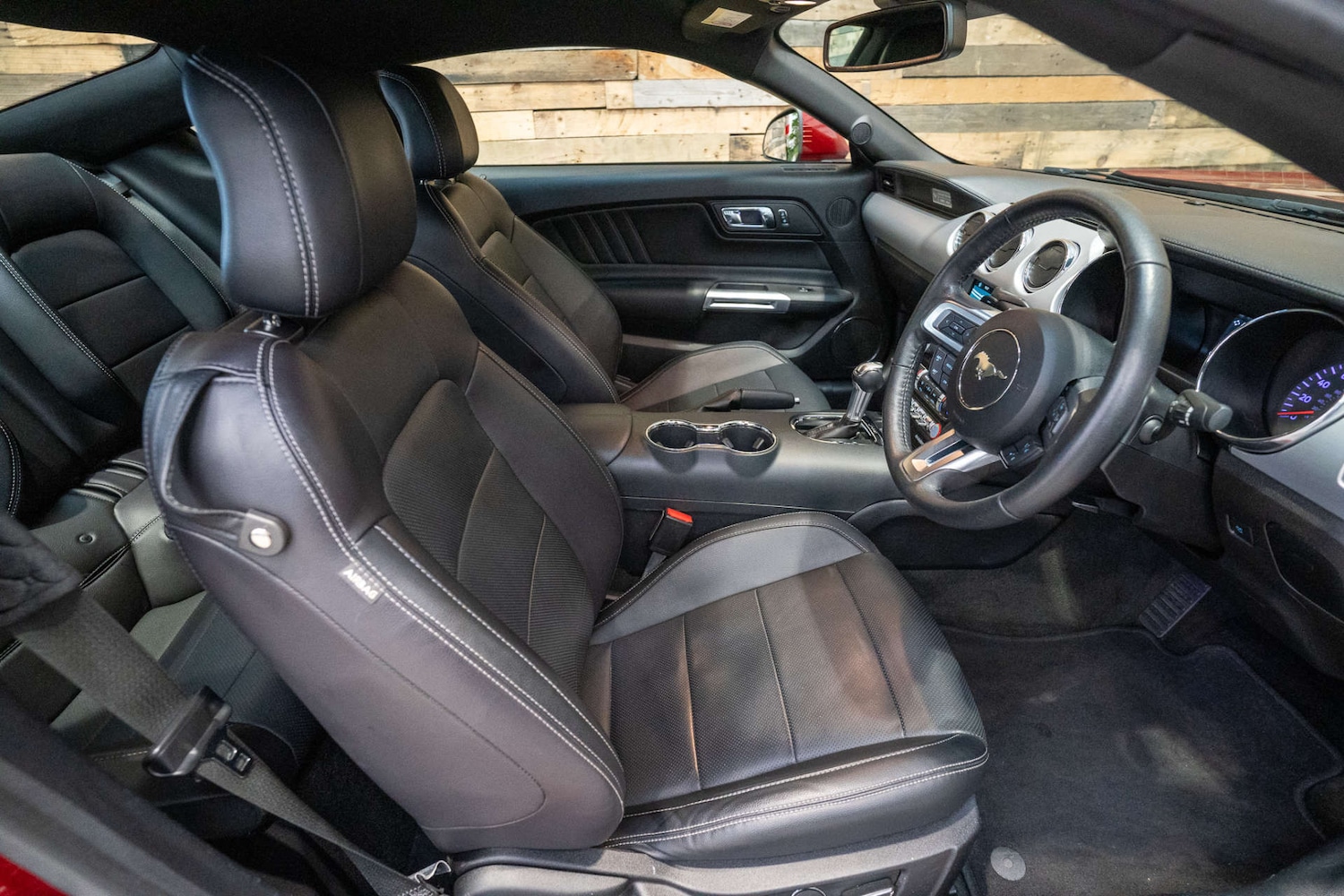 Used Ford Mustang 2017 for sale - 76363931: Photo 3