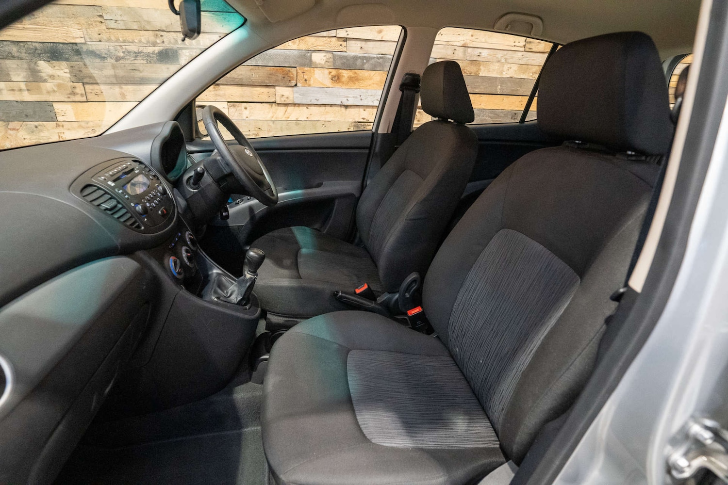 Used Hyundai i10 2012 for sale - 77022685: Photo 28