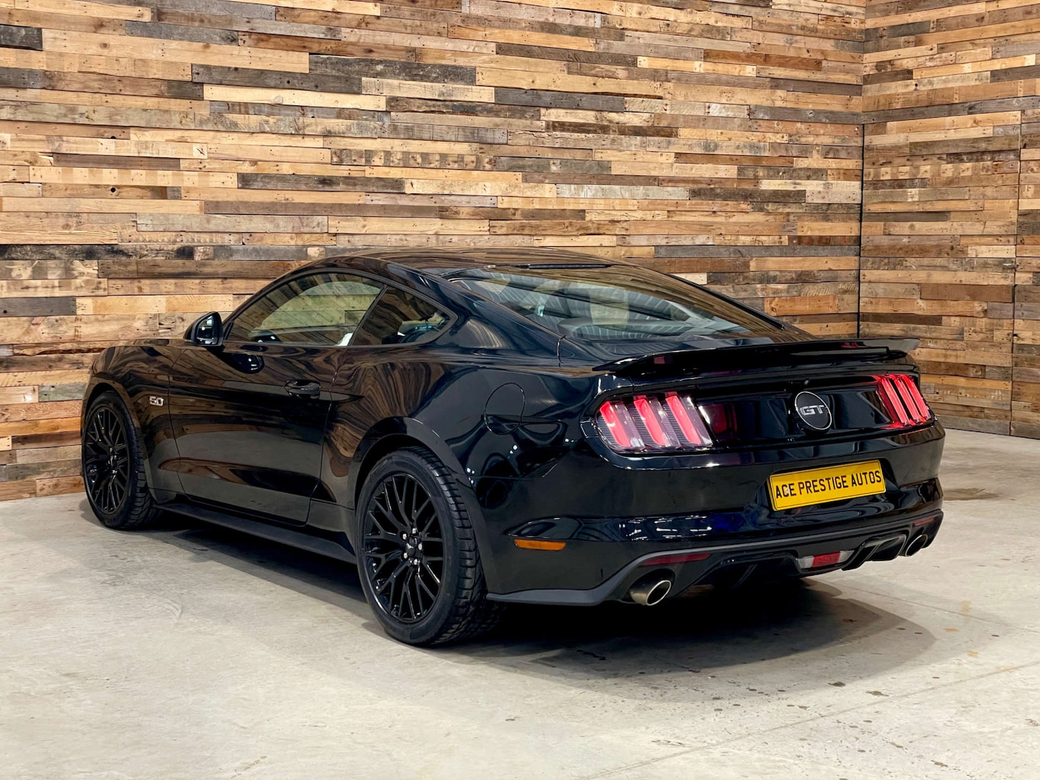 Used Ford Mustang 2016 for sale - 77847549: Photo 2