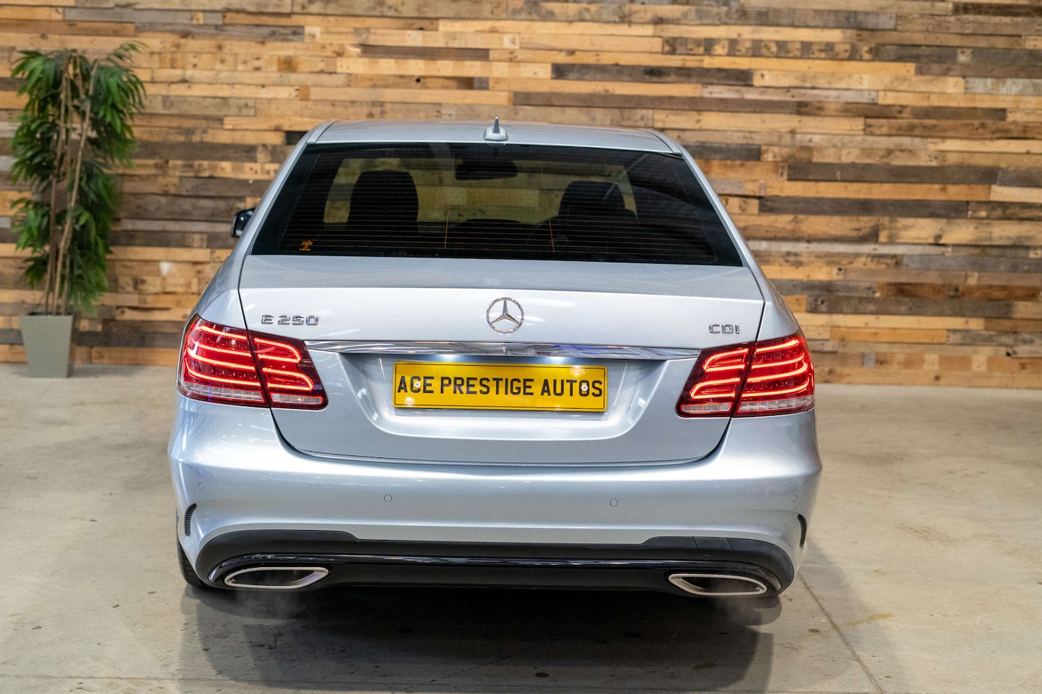 Used Mercedes-Benz E Class 2015 for sale - 76588719: Photo 10