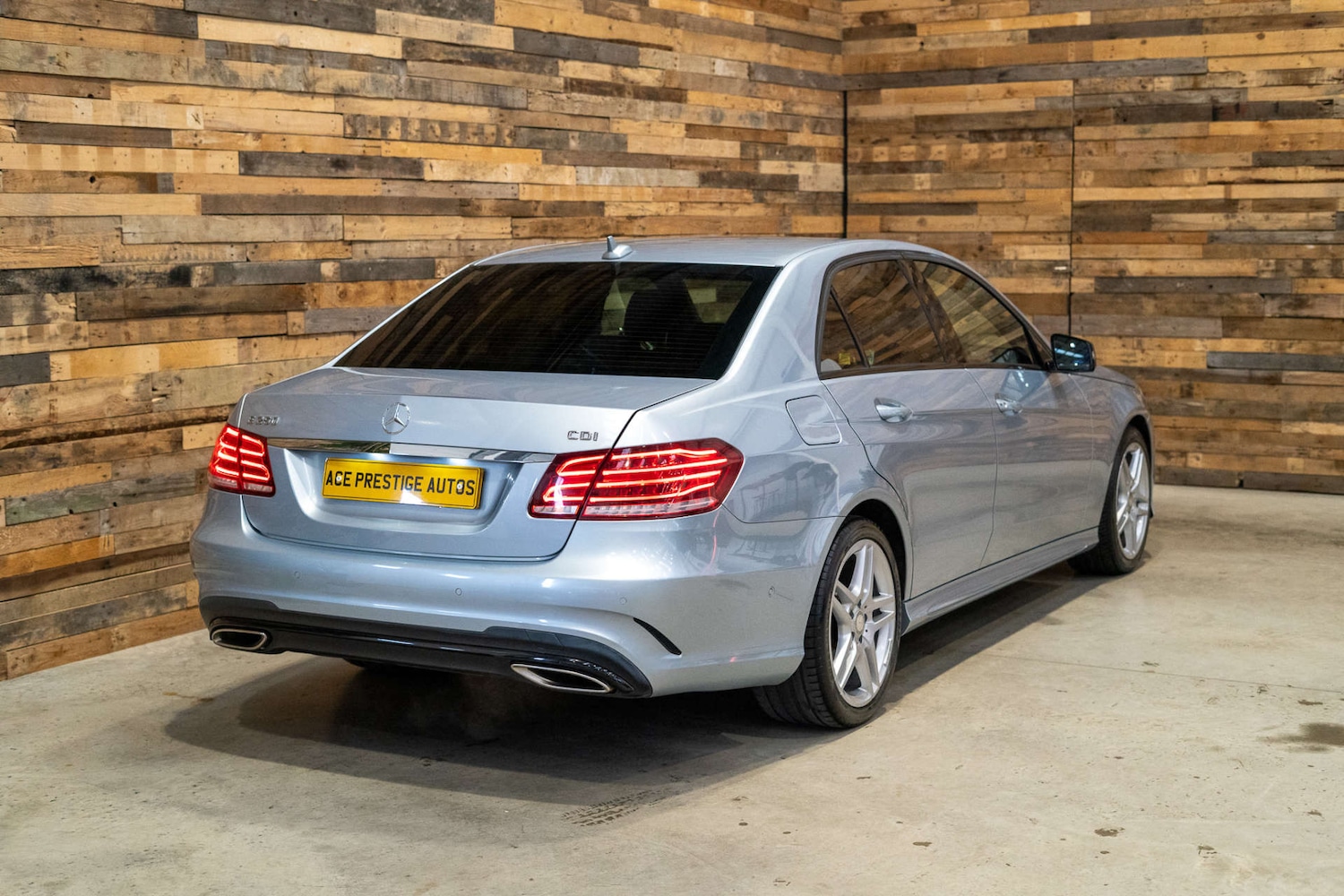 Used Mercedes-Benz E Class 2015 for sale - 76588719: Photo 11