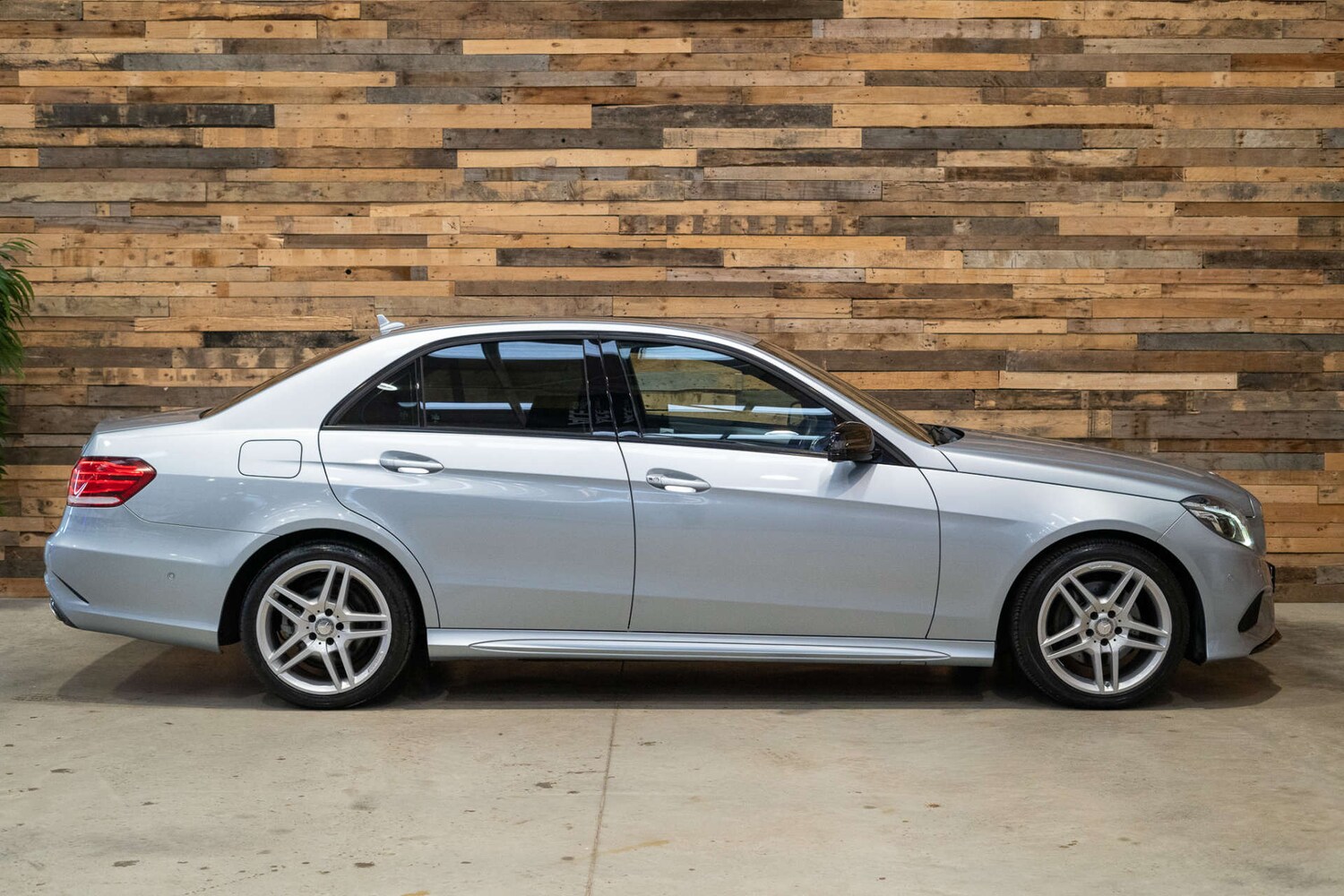 Used Mercedes-Benz E Class 2015 for sale - 76588719: Photo 13