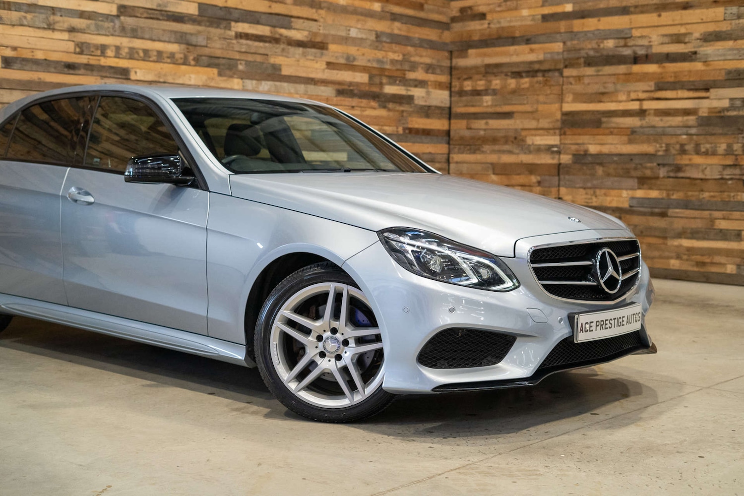 Used Mercedes-Benz E Class 2015 for sale - 76588719: Photo 15