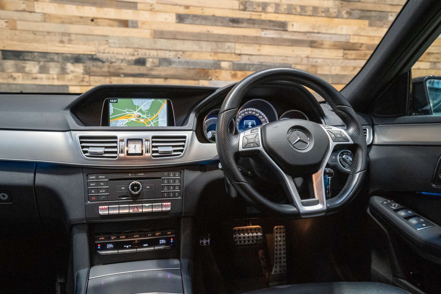 Used Mercedes-Benz E Class 2015 for sale - 76588719: Photo 22