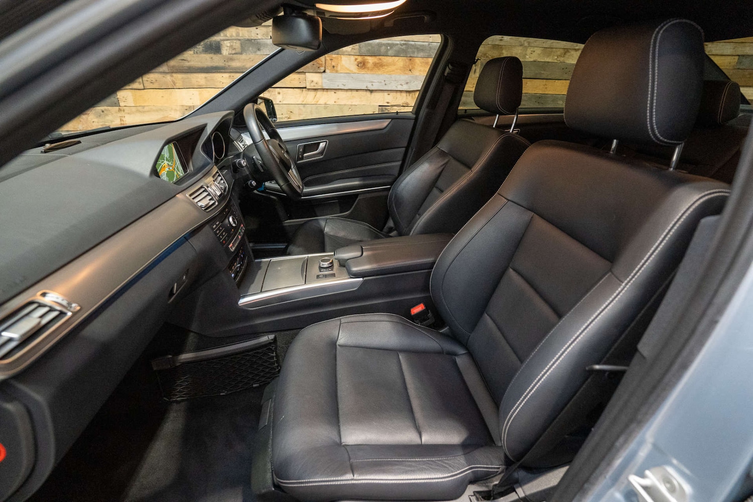 Used Mercedes-Benz E Class 2015 for sale - 76588719: Photo 30