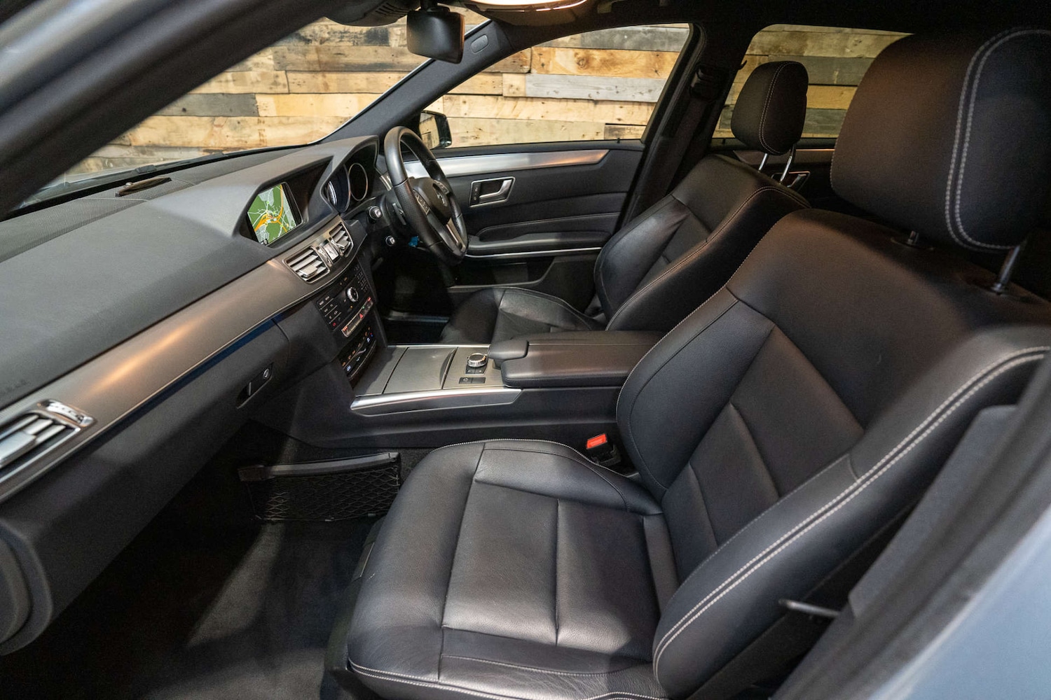 Used Mercedes-Benz E Class 2015 for sale - 76588719: Photo 31