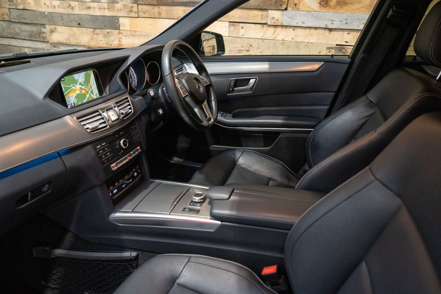 Used Mercedes-Benz E Class 2015 for sale - 76588719: Photo 32