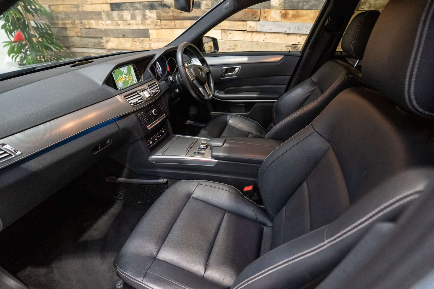 Used Mercedes-Benz E Class 2015 for sale - 76588719: Photo 33