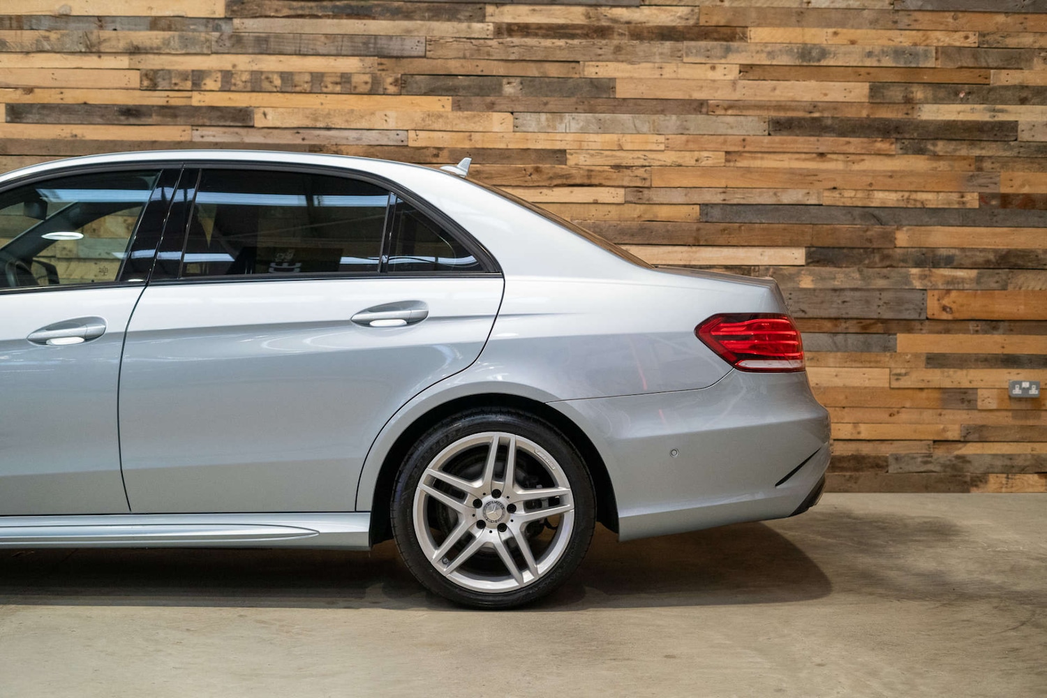 Used Mercedes-Benz E Class 2015 for sale - 76588719: Photo 8