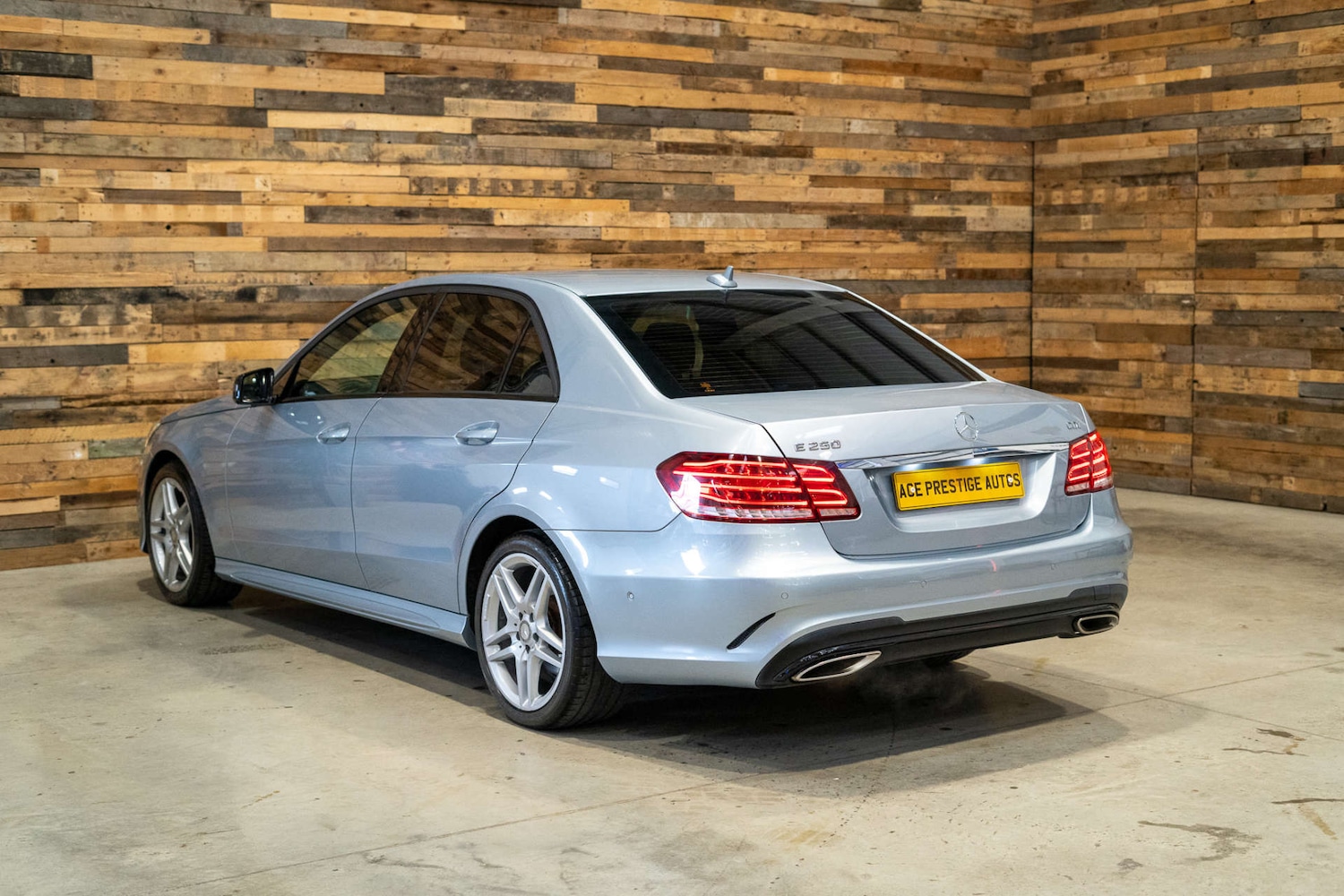 Used Mercedes-Benz E Class 2015 for sale - 76588719: Photo 9