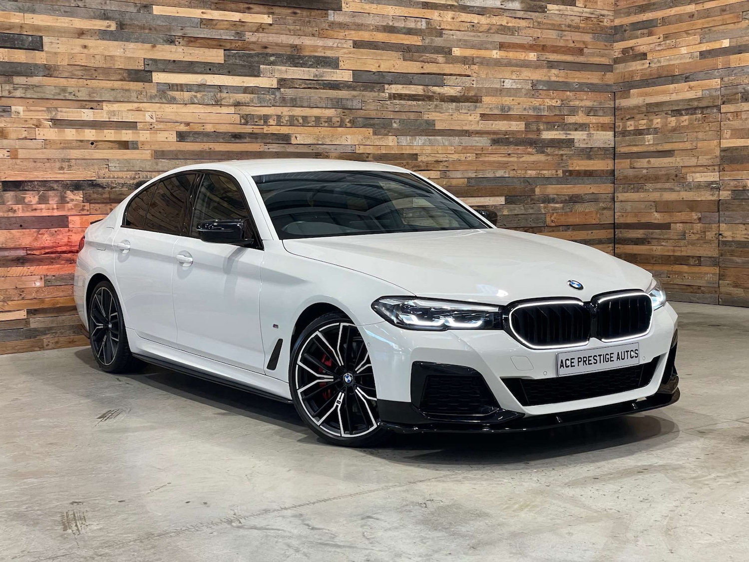 Used BMW 5 Series 2022 for sale - 77115846: Photo 1