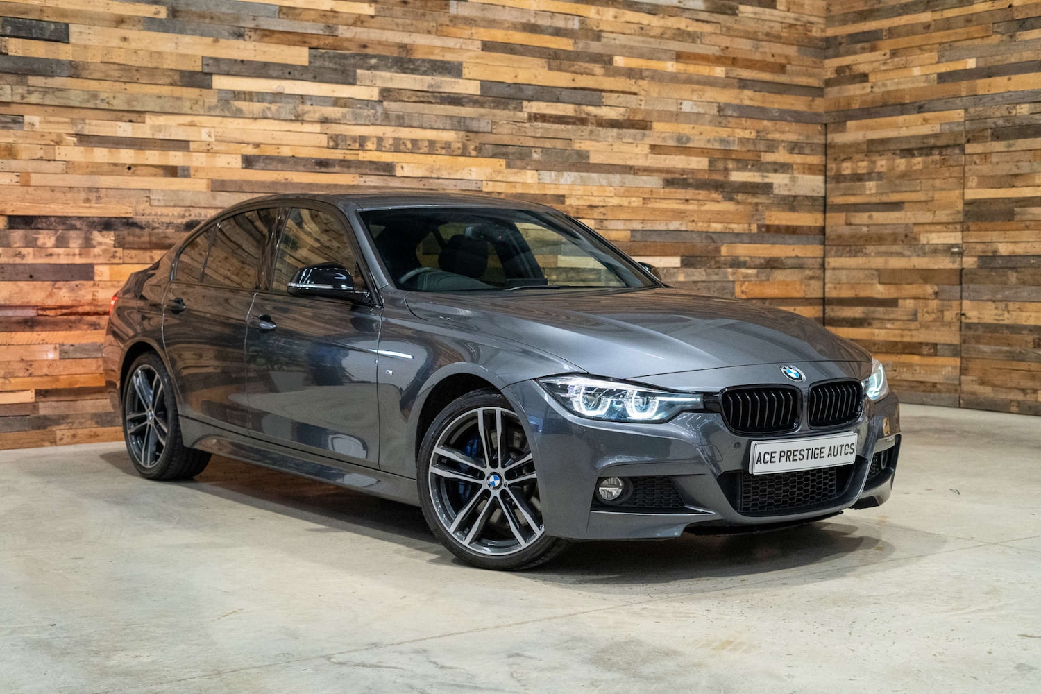 Used BMW 3 Series 2017 for sale - 76352598: Photo 1