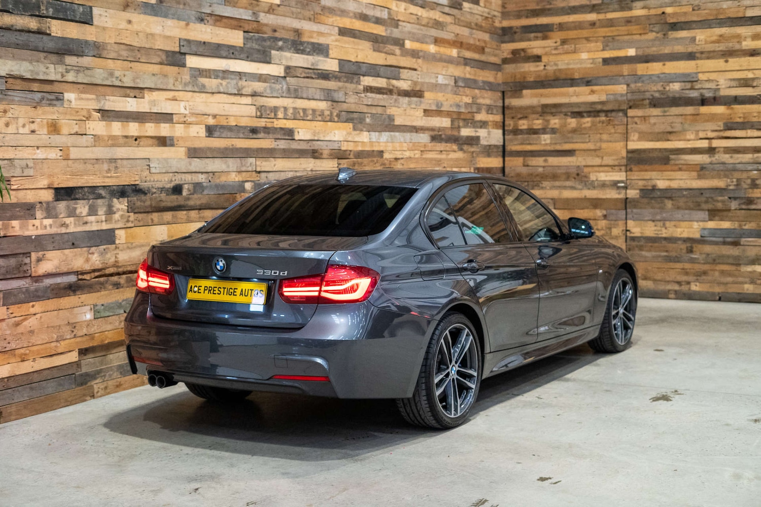 Used BMW 3 Series 2017 for sale - 76352598: Photo 11