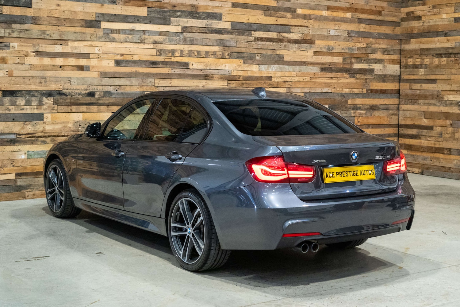 Used BMW 3 Series 2017 for sale - 76352598: Photo 2