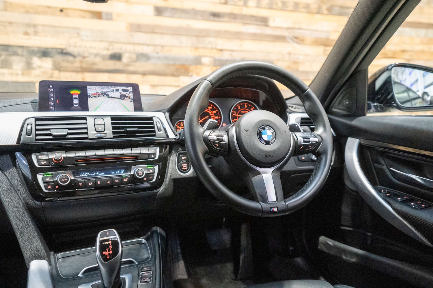 Used BMW 3 Series 2017 for sale - 76352598: Photo 23