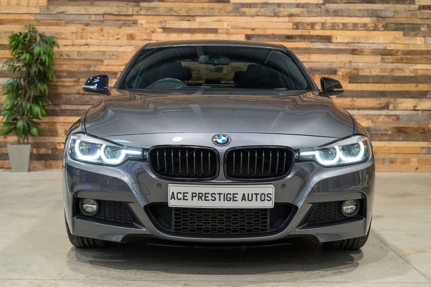 Used BMW 3 Series 2017 for sale - 76352598: Photo 4