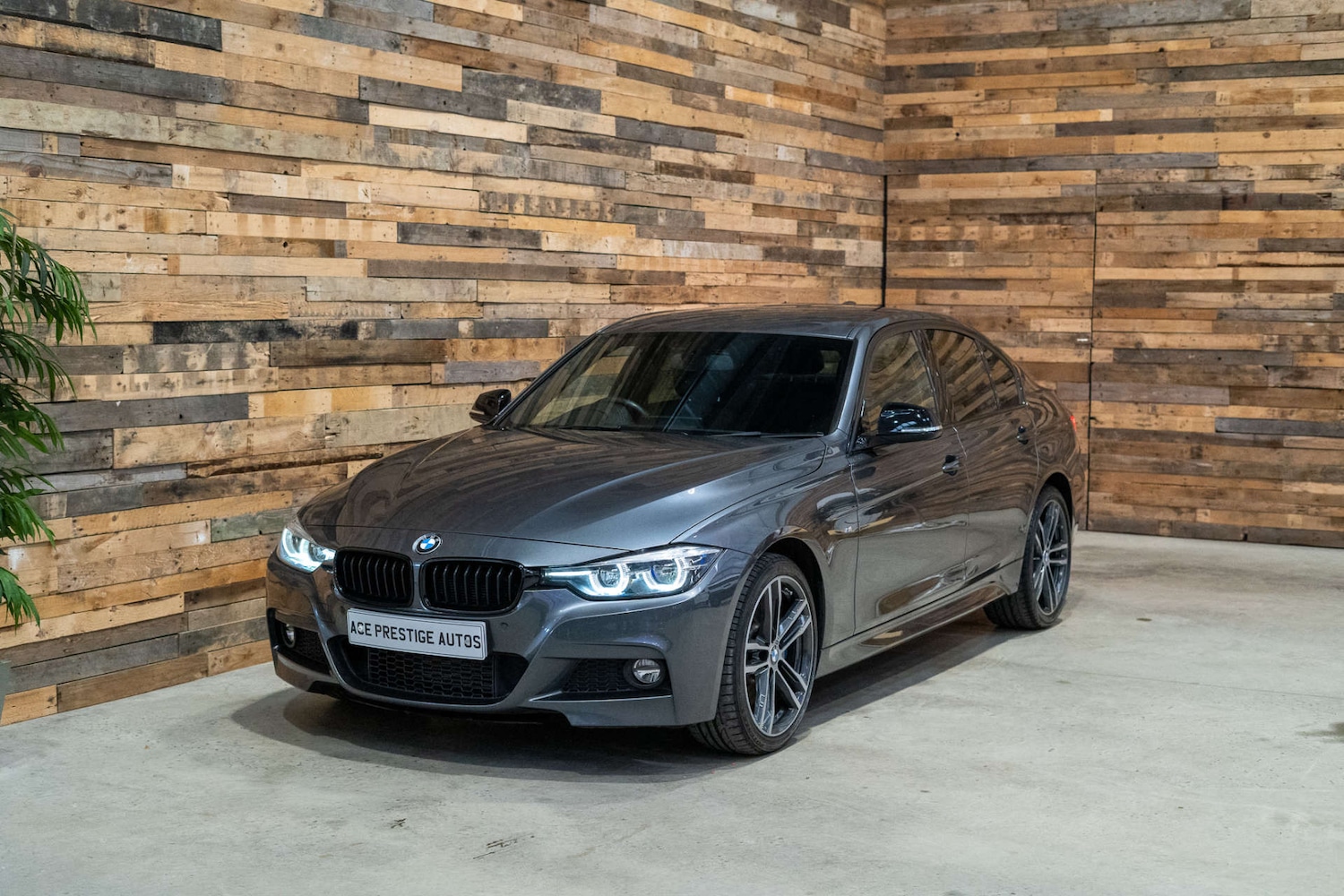 Used BMW 3 Series 2017 for sale - 76352598: Photo 5