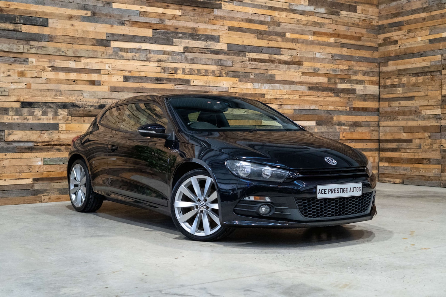 Used Volkswagen Scirocco 2013 for sale - 76618117: Photo 1