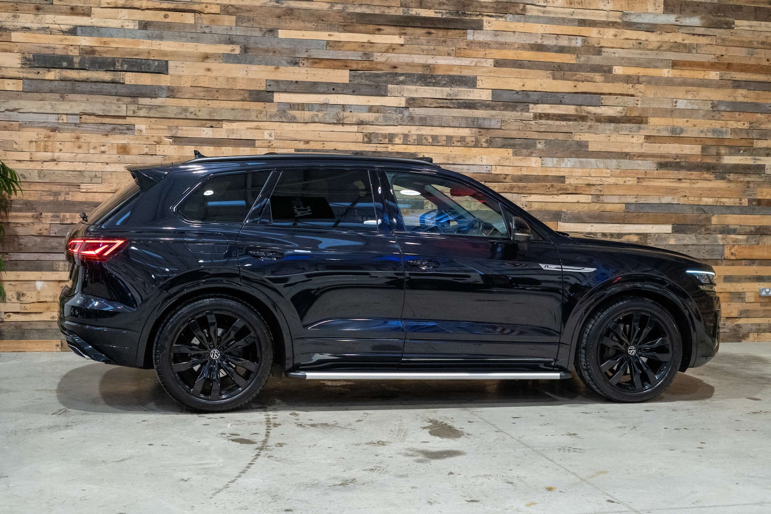 Used Volkswagen Touareg 2021 for sale - 76829989: Photo 16