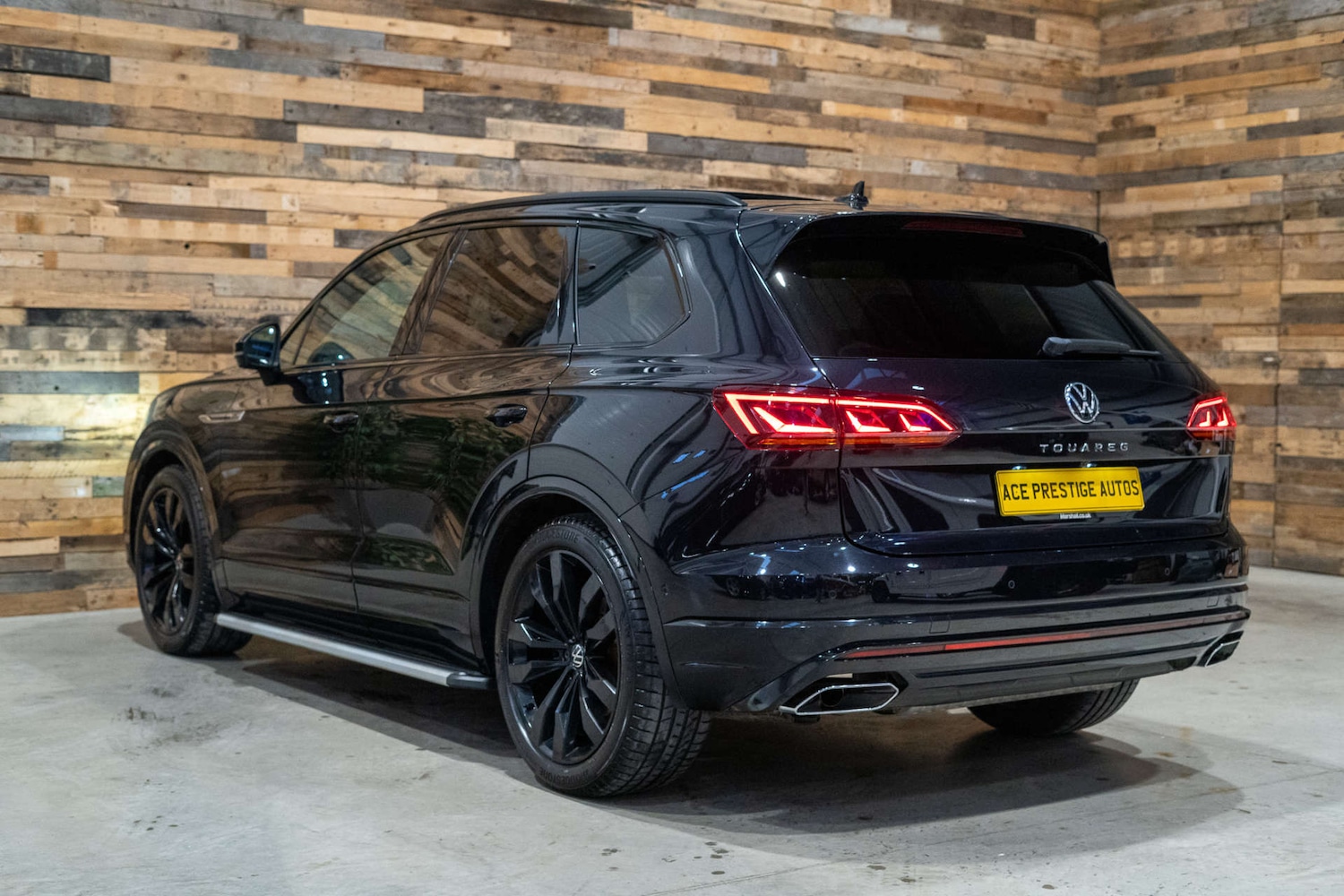 Used Volkswagen Touareg 2021 for sale - 76829989: Photo 2