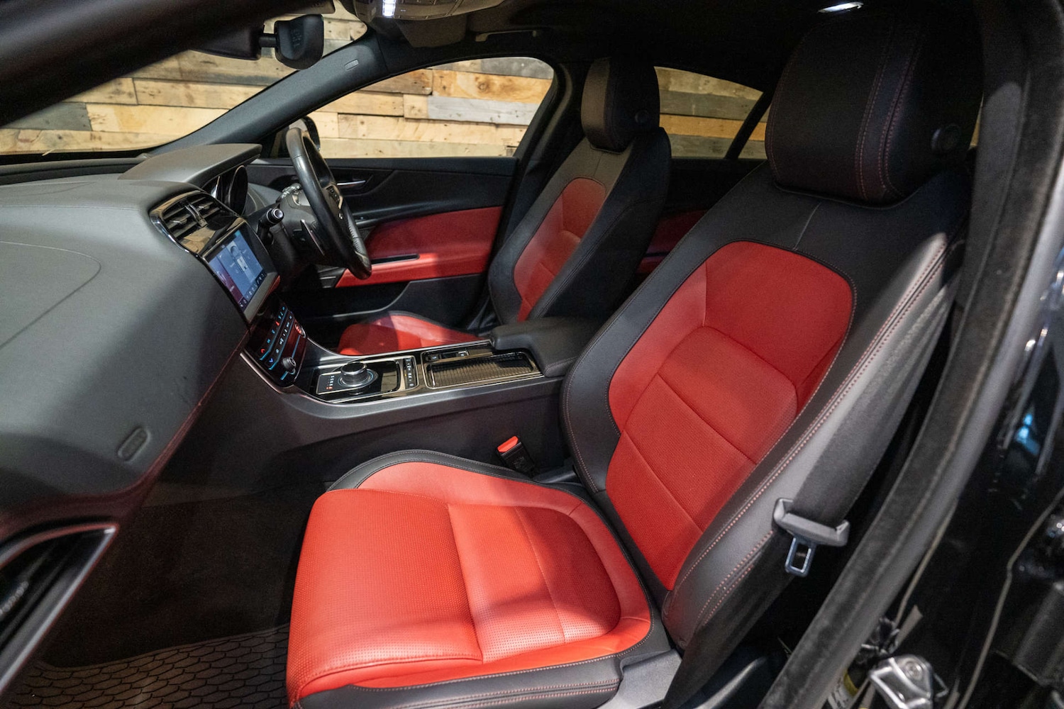 Used Jaguar XE 2019 for sale - 77022401: Photo 24