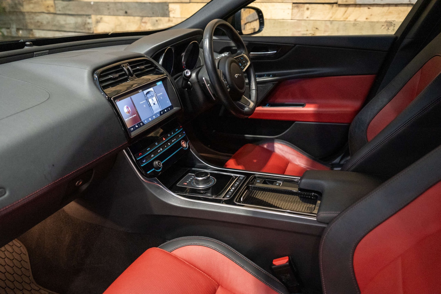 Used Jaguar XE 2019 for sale - 77022401: Photo 25