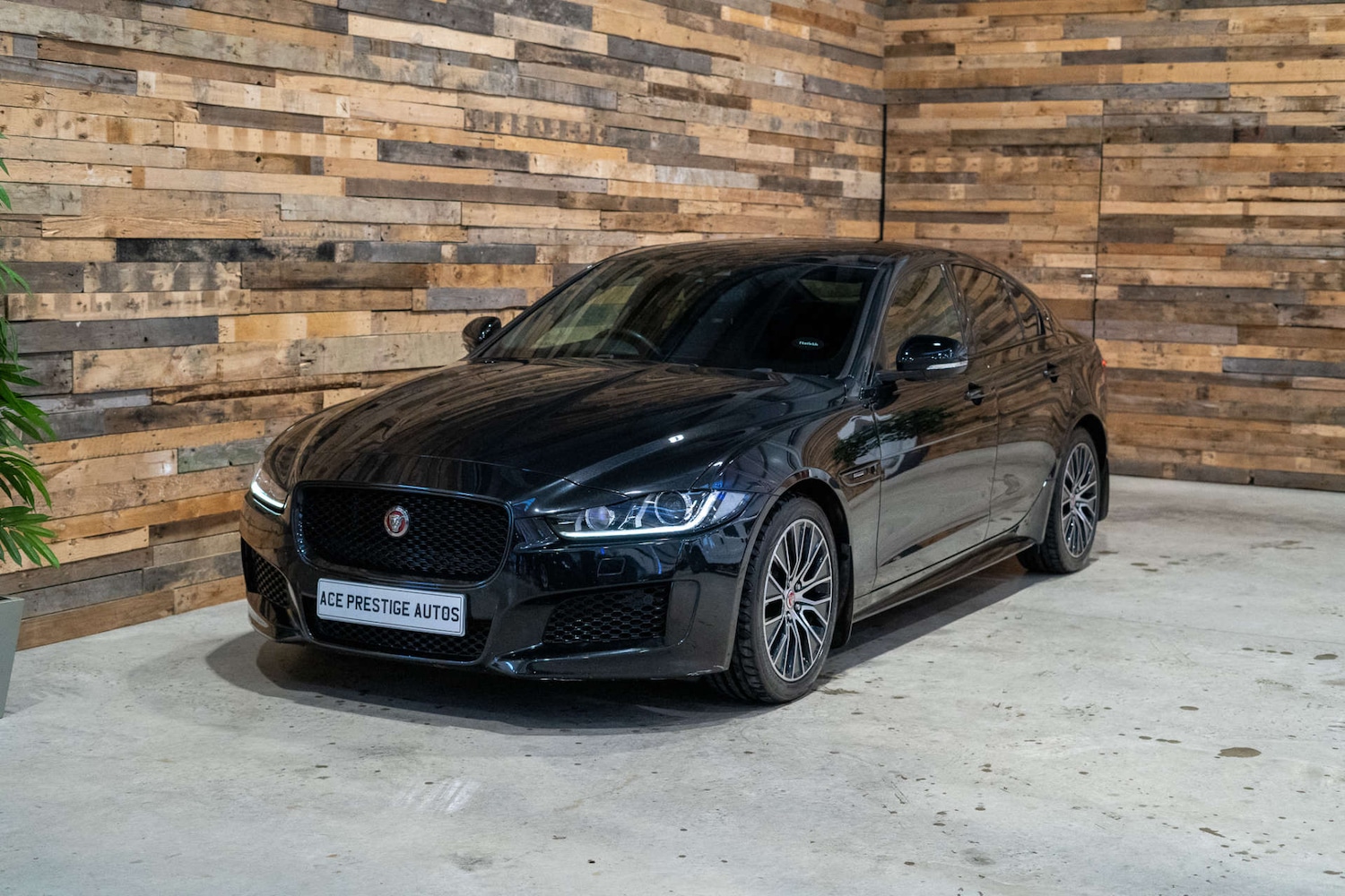 Used Jaguar XE 2019 for sale - 77022401: Photo 5